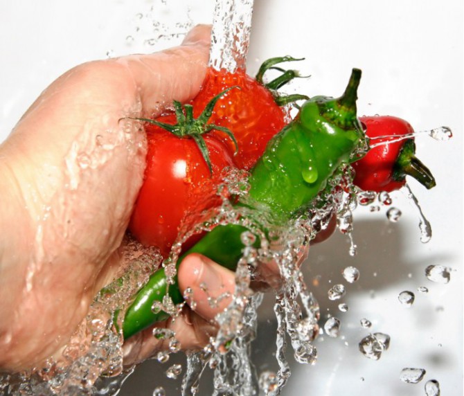 мытье овощей