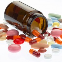 Какие таблетки от повышенной кислотности желудка следует принимать
