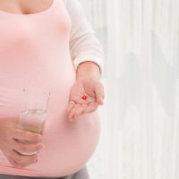 Помощь беременным при боли в желудке: лекарства, профилактика