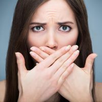 Неприятный запах изо рта при гастрите – один из признаков заболевания