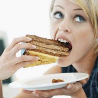 Желудок плохо переваривает пищу: причины, симптомы, лечение