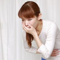 Причины и симптомы желудочного кашля: народное и медикаментозное лечение