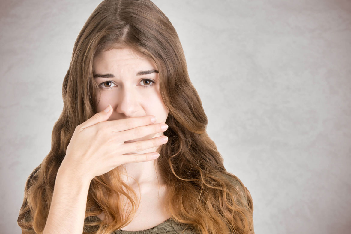 Почему когда болит зуб воняет изо рта